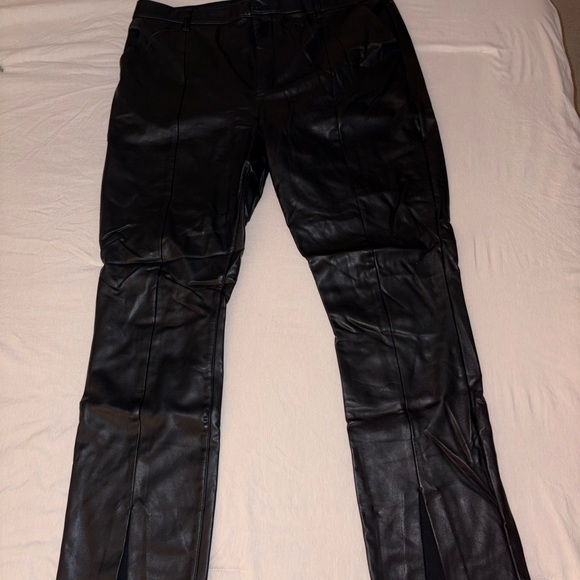 Abercrombie & Fitch Black Vegan Leather Skinny Pants - Picture 3 of 3